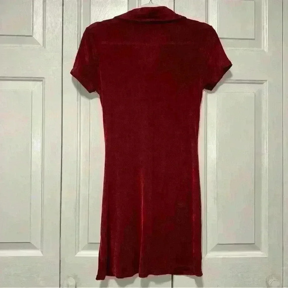 Women's Short Sleeve Button Front Dress Wild Fable Berry Red Size M - Picture 3 of 3